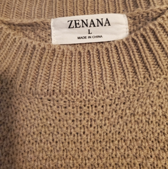 Beautiful Sweater- perfect for the changing temps! - Picture 2 of 2